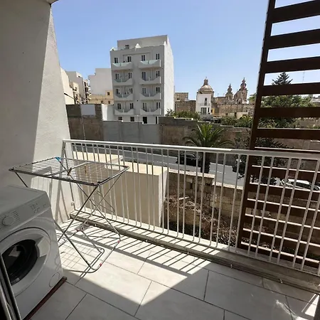 Charming Golden Loft * Santa Vennera